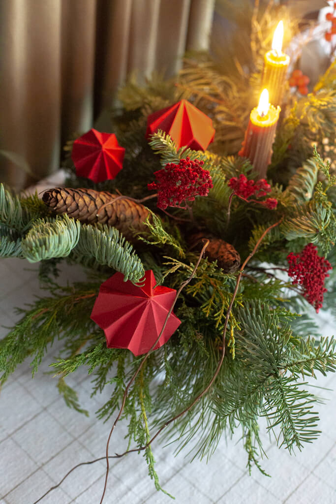 Pracownia zachwyt - czerwona kompozycja na stół wigilijny-20
